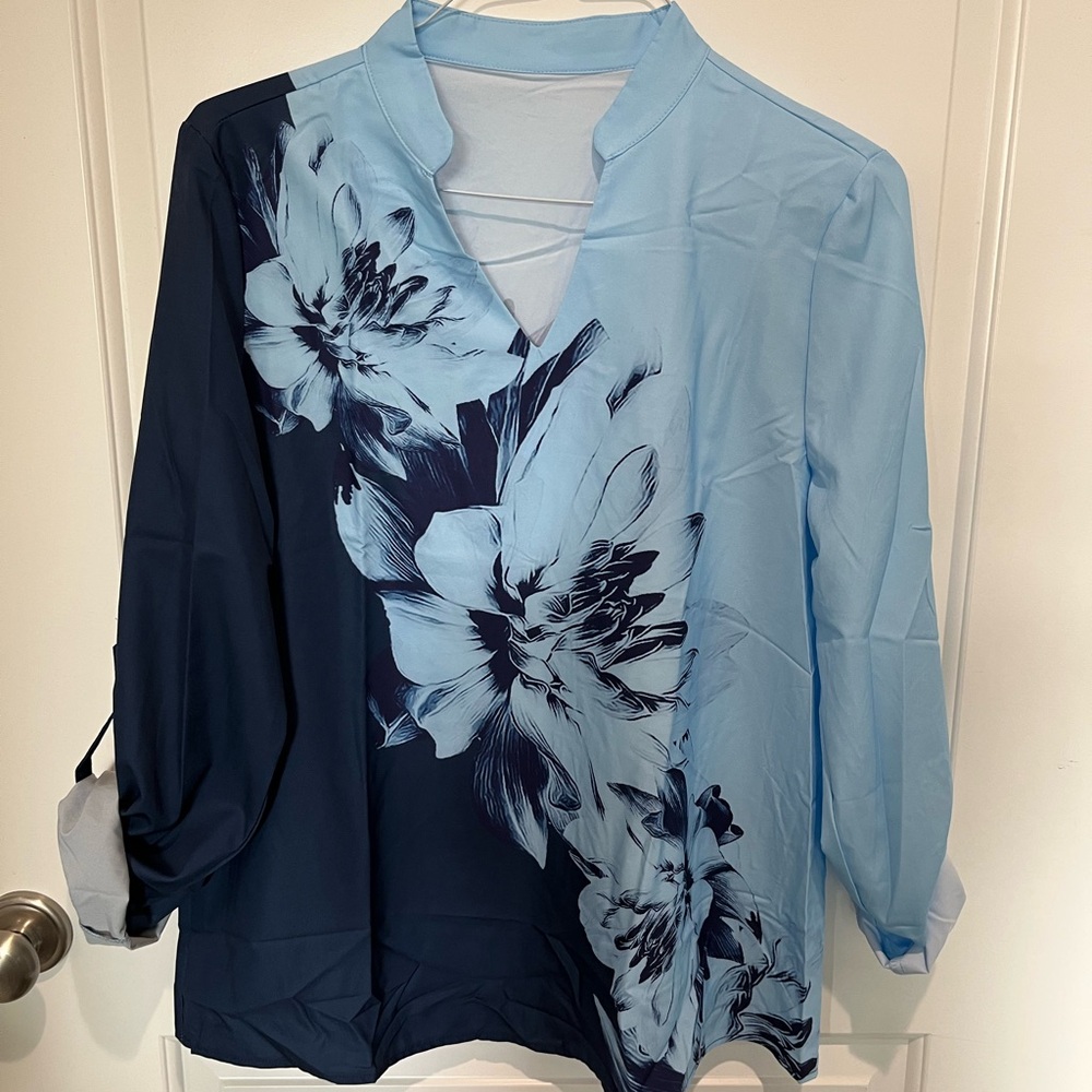 NWOT SHEIN Floral Print Women's Top - Blue and Black